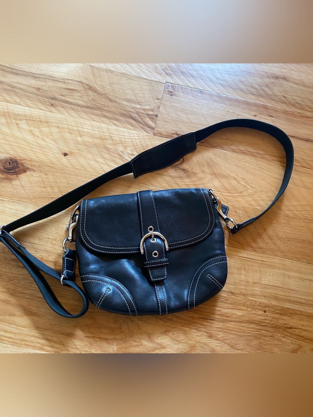 Coach black buckle genuine leather handbag excellent condition